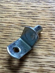 80 Shelf Pins 1/4” L Bracket