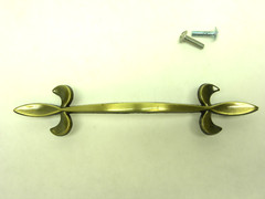 6 Pieces Vintage Ajax #943-6 Fleur-De-Lis Drawer Cabinet Pull Antique Brass