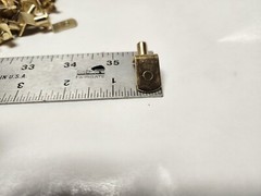 200 pcs. of L Shaped Gold Color Shelf Pins, 1/4″ dia. x 5/16″ Pin, 1/2″ x 3/4″ L