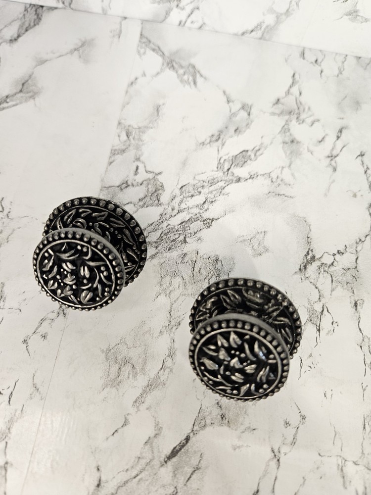 San Michele – 1.50″ Cabinet Knob w/Backplate -by Vicenza. Vintage Pewter (2 )