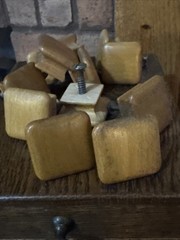 Set Of 14 Stained Oak Wood Mission Style Pyramid Knob 1-5/8″ Square