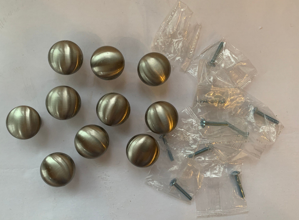 10 Pack of 1-1/4 Inch Cabinet Knobs in Satin Nickel used