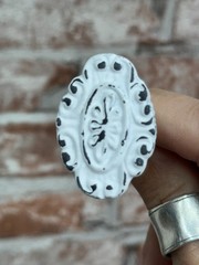 2 Shabby Chic White Cast Iron Metal Oval Knobs Pulls Cabinet Furniture Hardware
