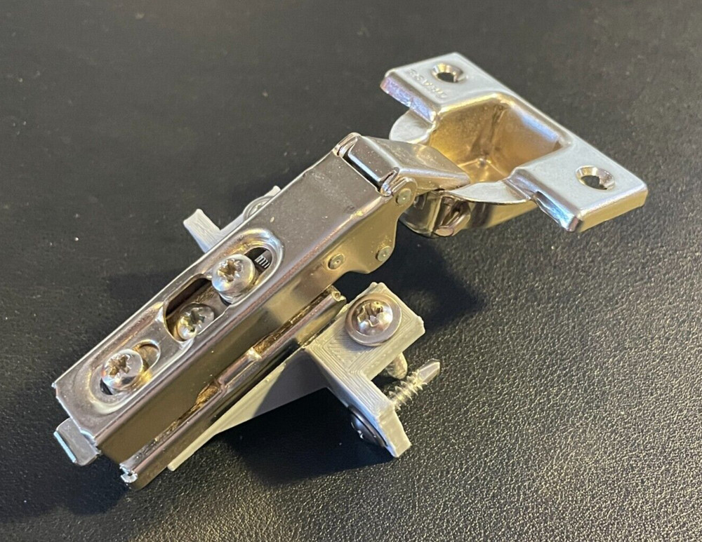 NEW Grass 1006-30 Clip On hinge, Full Overlay w/ #048 Replica Base Plate