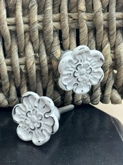 2 Matte-White Cast Iron Metal Flower Knob Drawer Pull Cabinet Furniture Hardware
