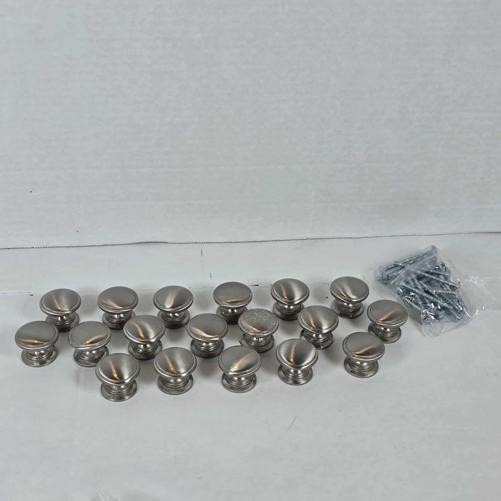 Lot Of 18 Metal Dresser/cabinet Knobs And Screws