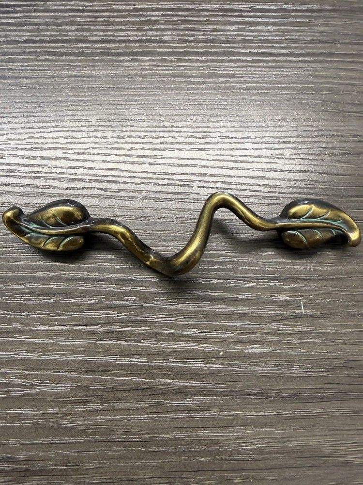 Belwith Hickory Leaf Touch Of Spring Brass Drawer Cabinet Handle Pull P7302VA 77