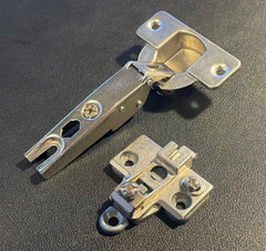 MEPLA Hinge 674.329.53.00, Full Overlay, Self-Closing w/ 592.293 9.7.0 0 plate