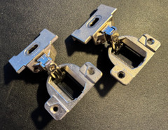2x BLUM 110 Hinges w/ 1-3/8″ Bracket 130.214-01.02 hinge 30.310-11.02 • Austria