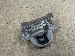 BLUM 120 Hinge w/ 1-3/8″ Bracket 130.214-01.02 hinge 30.310-11.02 • Austria B04