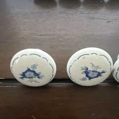1.25″ Diameter Delft Style English Cozy Knob Blue/White Porcelain Drawer Pulls-8