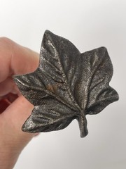 17 Atlas Homewares 2203-I 1-3/4-Inch Leaf Knob pull Iron Ivy Bronze rustic
