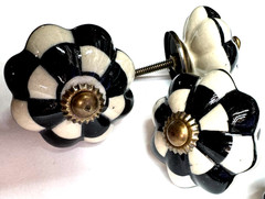 lot 2 Childs Petal Knobs Courtly Check Black White Antique-Brass Drawer Pulls