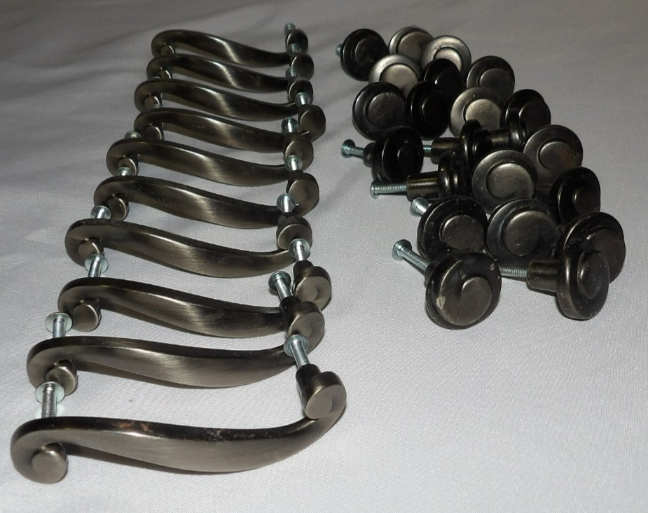 Lot of 32pcs Brushed Bronze KITCHEN Cabinet Door Drawer Handles 4″ Knobs 1.25″