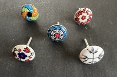25 PC of Multicolour Colorful Ceramic Knobs by theCarnatico