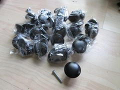 Lot of (30) Black Drawer Pulls Cabinet Knobs 1-3/16″ 30mm with Screws #H22CE