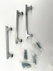 Mandara 6 1/8 in Classic Satin Nickel Cabinet Drawer Bar Pull – 4.75″ Hole Width