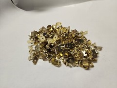 200 pcs. of L Shaped Gold Color Shelf Pins, 1/4″ dia. x 5/16″ Pin, 1/2″ x 3/4″ L