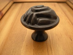 LOT OF 25 NEW VENETIAN BRONZE 1-1/4″ TOTEM CABINET KNOBS LIBERTY HDWRE FREE SHIP