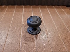 Oil-Rubbed Bronze Finish Designer 1 1/4″ Round Knob with Backplate Rope Design