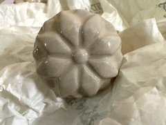 Lisbeth Dahl Cream w/Mauve Drawer Cabinet Ceramic Knobs, Set of 8 **READ**
