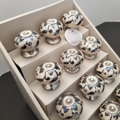 New in Sealed Packaging, Casa Decor Set Of 12 Drawer Pulls