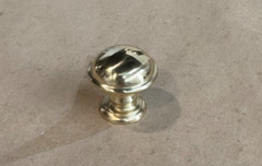 Vesta V7500PB Cabinet Ronan Knob 1-1/4″ W x 1-1/4″ L Qty 9 POLISHED BRASS New