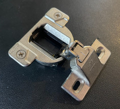 BLUM COMPACT 110° Hinge w/ 130.110 Plate – 3/4″ – Austria – NEW, OEM