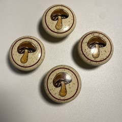 Vintage 70’s Japan Ceramic Mushroom Cabinet Knobs Set of 4 Cream Speckled 1.5”