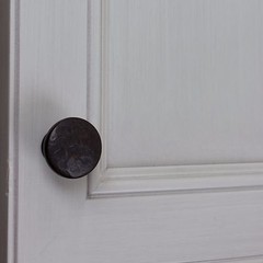 GlideRite 1-1/8″ Round Hammered Cabinet Knob Oil Rubbed Bronze – 5080-ORB-1