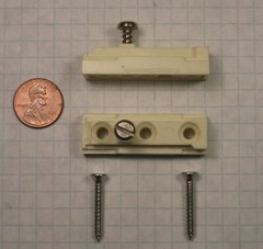 MEPLA #665/2-WHITE MOUNTING PLATE, PLASTIC, 2mm HEIGHT, NON-ADJUSTABLE