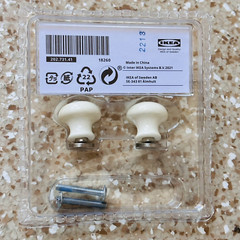2 Set Of Ikea (2pcs each set ) HISHULT Porcelain Knob white, 7/8″ Small E1-69