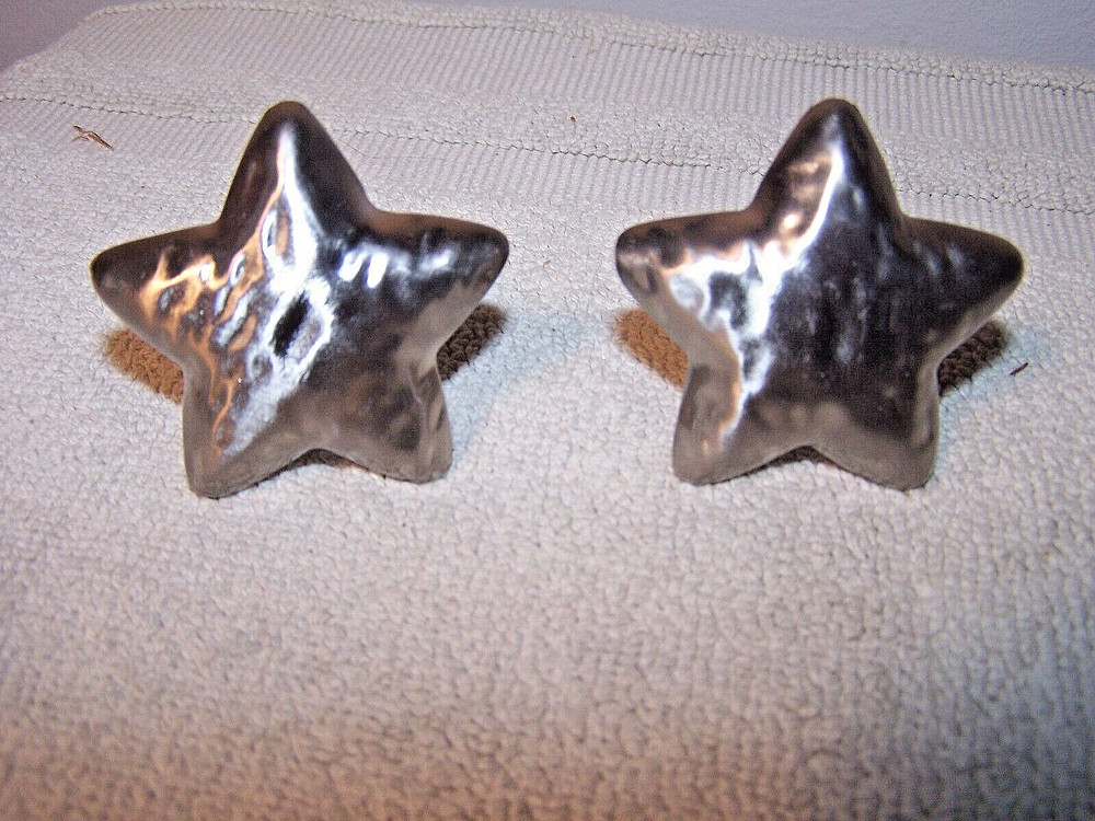 Pottery Barn Kids Star Set of 2 Furniture Knobs Pulls Metallic Finish Decorative