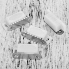 4pcs White Magnetic Door Catches Cupboard Wardrobe Cabinet Latch Catch Household