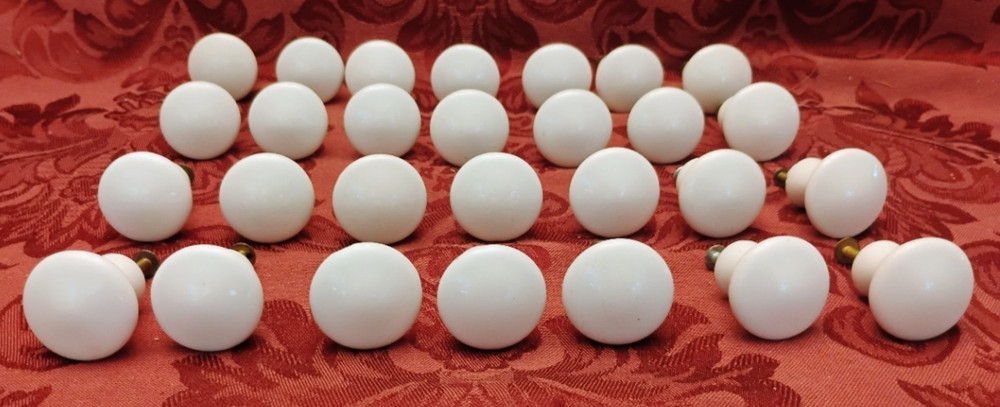 Lot of 28 Vintage White Porcelain Cabinet/Drawer Pulls w/Screws – Very Nice!