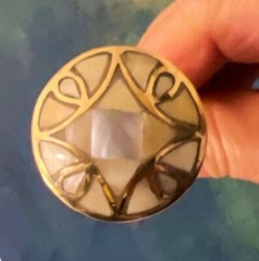 Mother of Pearl Oyster Shell w/Gold Pull Knob Door Drawer Cabinet Hardware 1.5″d