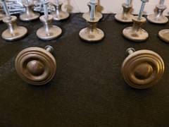USED AMEROCK (26) CABINET KNOBS (7) PULLS