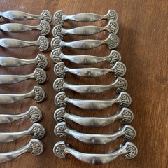 Lot Of 28 One inch Fan Design Pulls Brushed Satin Nickel EUC