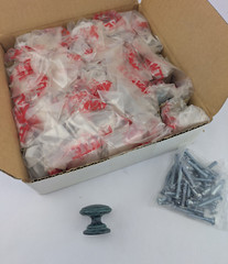Box of 25 – Cabinet Drawer Knob Pull 1-1/4″ – Solid Brass – Old Green Finish