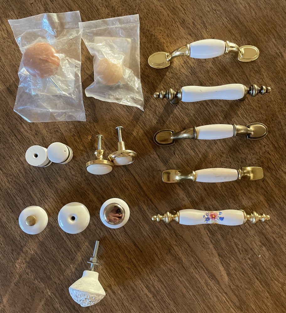 Lot Of 15 Vintage Amerock White Gold Almond Drawer Cabinet Round Knob Pull