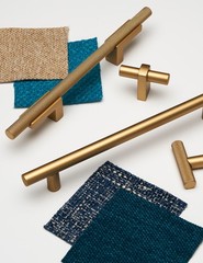 Alno A2902 Vita Bella 1-3/4″ Modern Knurled Industrial “T” Bar – Champagne