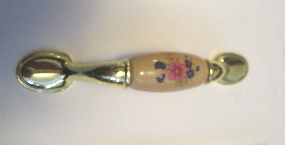 P50012C-PBA Brass & Almond Ceramic w/ Flowers 3″ Spoon Foot Cabinet Drawer Pull