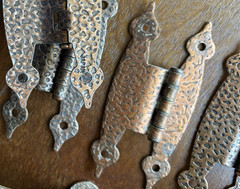 5 Vintage Hammered Copper Cabinet Hinges + 2 Handles Spear Colonial