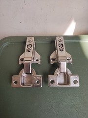 2 Pairs GRASS Cabinet Hinges 1006-30 Self Closing w/Base Plate 054 Austria Made.