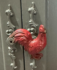 Rustic Red Solid Metal Cast Iron Drawer Knobs Pulls Roosters/Chicken Hardware