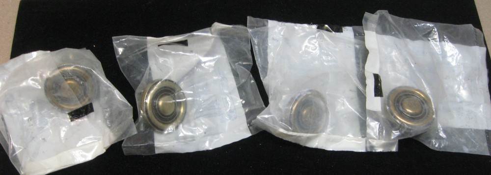 4 Amerock #BP746-BB Antique Brass Cabinet Knobs / Drawer Pulls – new old stock
