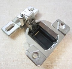 NEW Blum COMPACT 110° Hinges 30.310-11.02 w/ 130.110-01.26 Base Plates 5/8″ OL