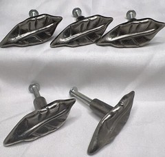 Set of 5 Laurey Leaf Antique Pewter Silver 2 In. Cabinet Knob 24906