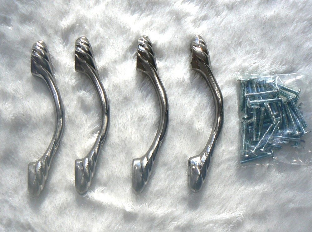 LOT of 4 NEW Cabinet Furniture Drawer Pulls Satin Nickel 3″ & 3.75″ O.C. Hdwr.