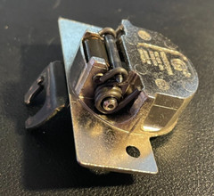 GRASS 830 Cabinet Hinge – TIGHT SPRING ACTION & CLEAN – Discontinued